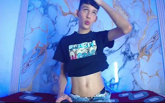 Snapshot of Desire_Boys1 chatting on 7, 4, 2026 Desire Boys1 online show from 7, 4, 2026