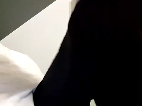 thatcutesubgirlwlw online show from 27, 3, 2026
