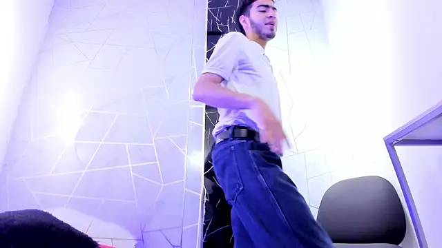 Snapshot of Valentin_Lux chatting on 27, 3, 2026 Valentin Lux online show from 27, 3, 2026