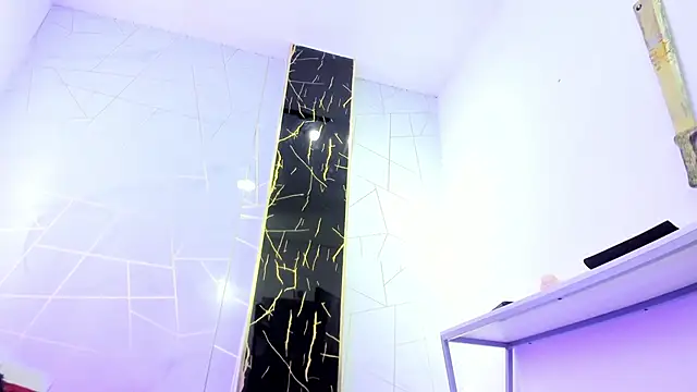 Snapshot of Valentin_Lux chatting on 31, 3, 2026 Valentin Lux online show from 31, 3, 2026