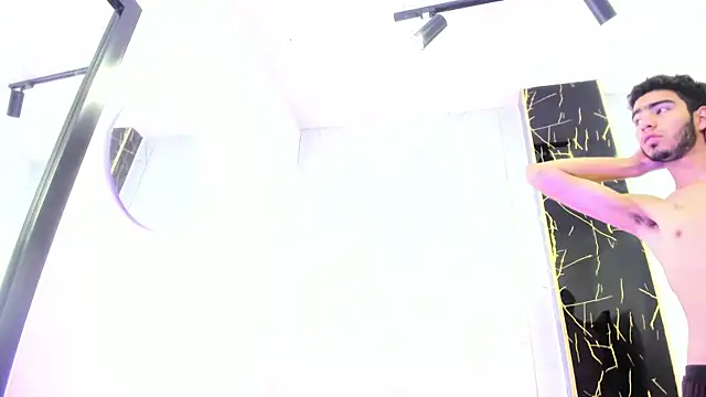 Snapshot of Valentin_Lux chatting on 2, 4, 2026 Valentin Lux online show from 2, 4, 2026