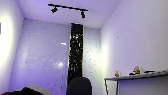 Snapshot of Valentin_Lux chatting on 22, 4, 2026 Valentin Lux online show from 22, 4, 2026