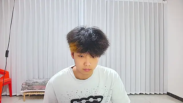 Snapshot of icecream-002 chatting on 7, 4, 2026 icecream-002 online show from 7, 4, 2026