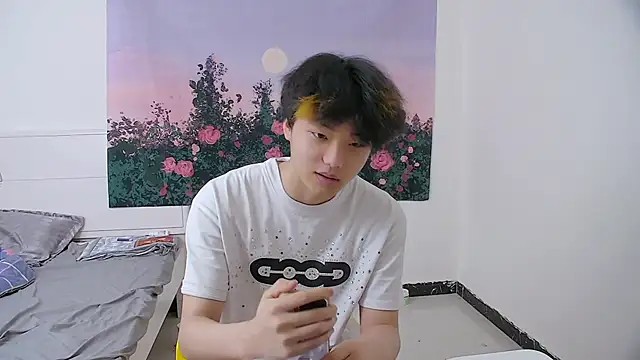 Snapshot of icecream-002 chatting on 14, 4, 2026 icecream-002 online show from 14, 4, 2026