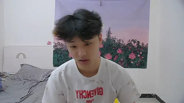 Snapshot of icecream-002 chatting on 21, 4, 2026 icecream-002 online show from 21, 4, 2026