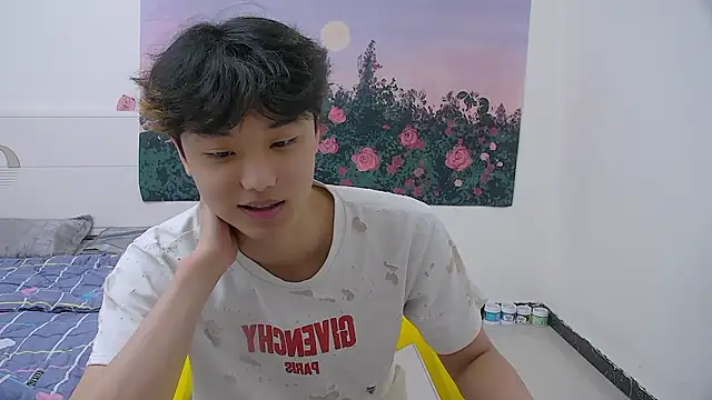 Snapshot of icecream-002 chatting on 24, 4, 2026 icecream-002 online show from 24, 4, 2026