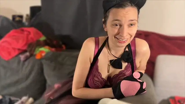 Snapshot of hello_katieex chatting on 25, 4, 2026 hello katieex online show from 25, 4, 2026