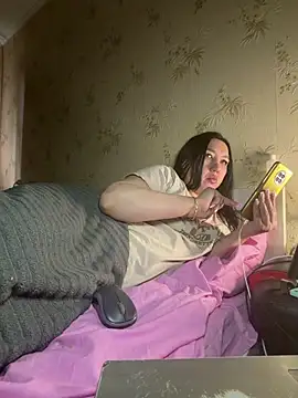 Snapshot of Besthot_2026 chatting on 9, 4, 2026 Besthot 2026 online show from 9, 4, 2026