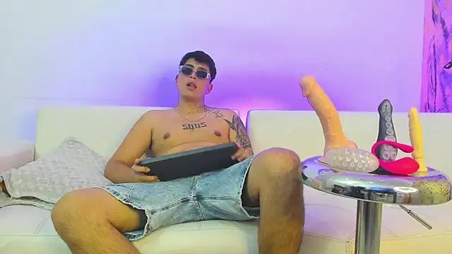 Snapshot of ThomasThundr chatting on 14, 4, 2026 ThomasThundr online show from 14, 4, 2026