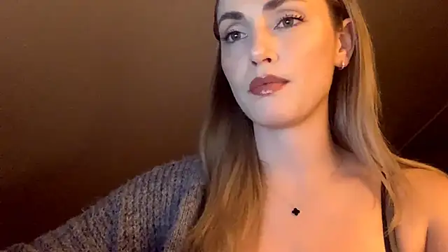 Snapshot of ScarlettSensitive chatting on 10, 4, 2026 ScarlettSensitive online show from 10, 4, 2026