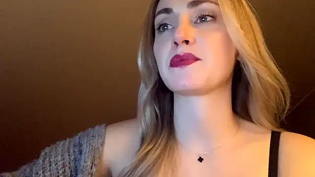 Snapshot of ScarlettSensitive chatting on 12, 4, 2026 ScarlettSensitive online show from 12, 4, 2026