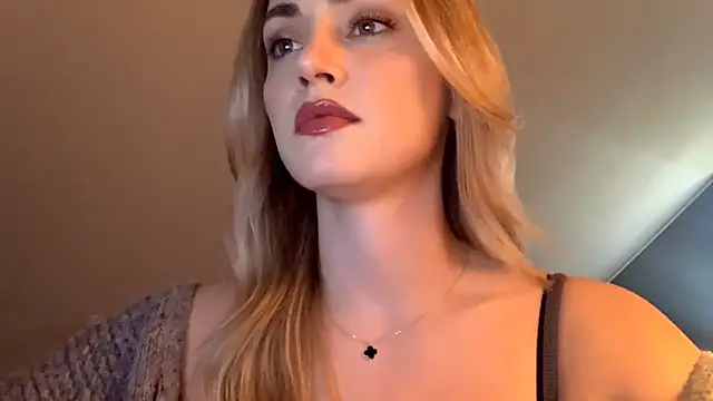 Snapshot of ScarlettSensitive chatting on 14, 4, 2026 ScarlettSensitive online show from 14, 4, 2026