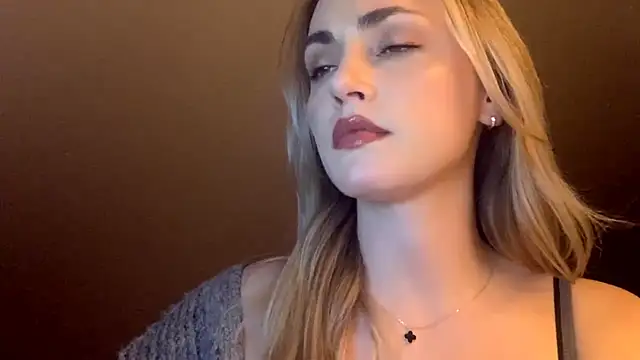 Snapshot of ScarlettSensitive chatting on 15, 4, 2026 ScarlettSensitive online show from 15, 4, 2026