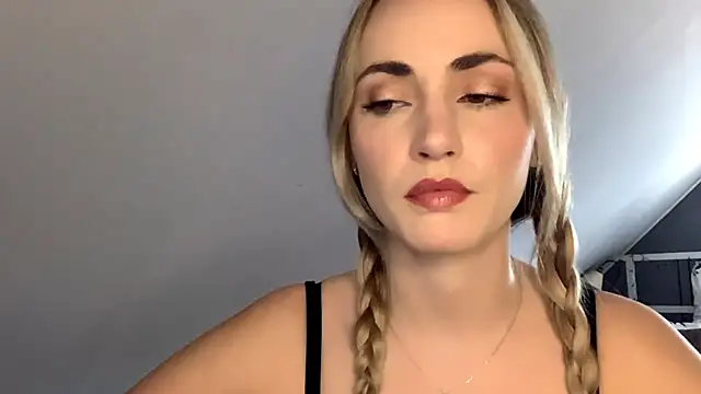 Snapshot of ScarlettSensitive chatting on 18, 4, 2026 ScarlettSensitive online show from 18, 4, 2026