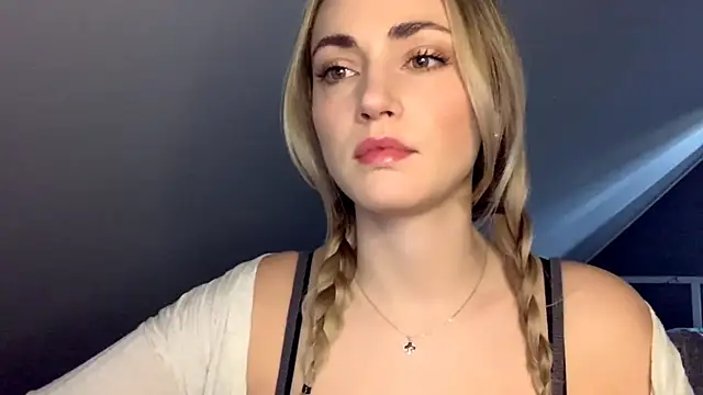 Snapshot of ScarlettSensitive chatting on 24, 4, 2026 ScarlettSensitive online show from 24, 4, 2026