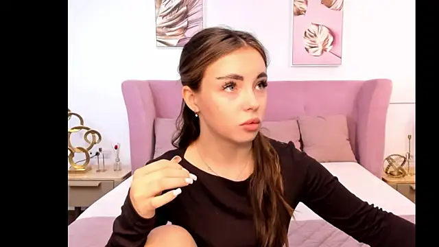 Snapshot of MyEvelin chatting on 8, 4, 2026 MyEvelin online show from 8, 4, 2026