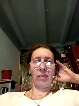 Snapshot of Tania9876 chatting on 2, 4, 2026 Tania9876 online show from 2, 4, 2026