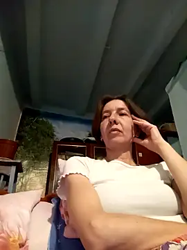 Snapshot of Tania9876 chatting on 11, 4, 2026 Tania9876 online show from 11, 4, 2026