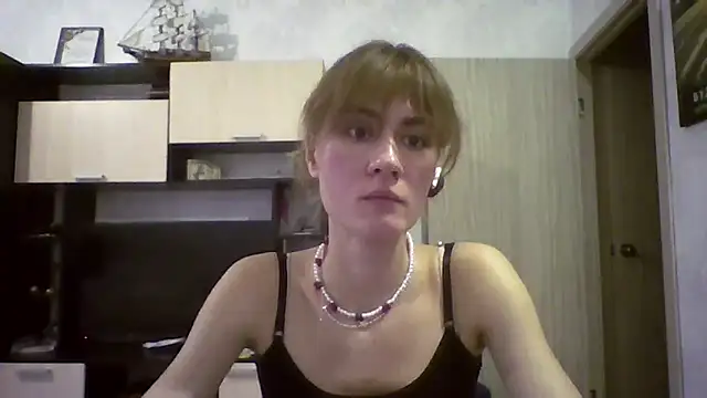 Snapshot of ElenoreHolguin chatting on 7, 4, 2026 ElenoreHolguin online show from 7, 4, 2026