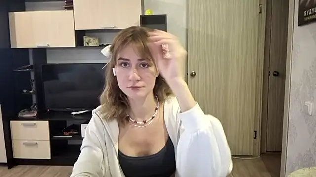 Snapshot of ElenoreHolguin chatting on 8, 4, 2026 ElenoreHolguin online show from 8, 4, 2026