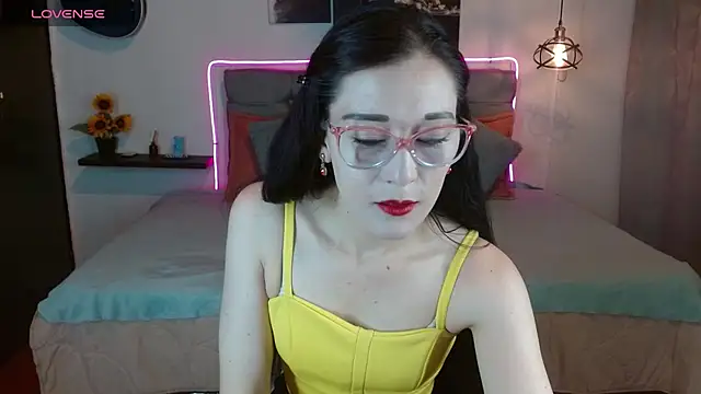 Snapshot of Mylu_xx chatting on 6, 4, 2026 Mylu xx online show from 6, 4, 2026