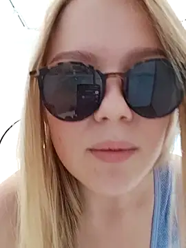 Snapshot of LittleForestELF2 chatting on 11, 3, 2026 LittleForestELF2 online show from 11, 3, 2026