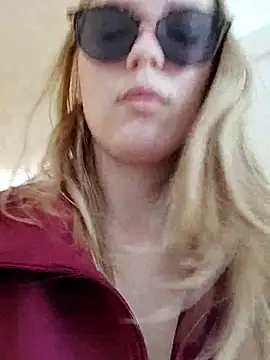 Snapshot of LittleForestELF2 chatting on 19, 3, 2026 LittleForestELF2 online show from 19, 3, 2026