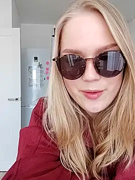 Snapshot of LittleForestELF2 chatting on 24, 3, 2026 LittleForestELF2 online show from 24, 3, 2026