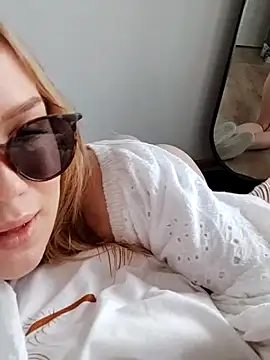 Snapshot of LittleForestELF2 chatting on 25, 3, 2026 LittleForestELF2 online show from 25, 3, 2026