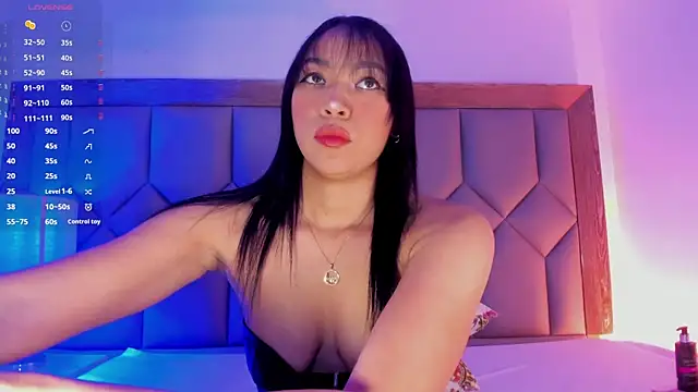 Snapshot of ValeriaRey_ chatting on 6, 5, 2026 ValeriaRey online show from 6, 5, 2026