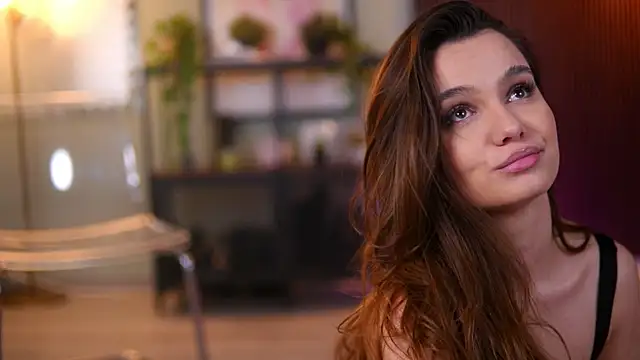 Snapshot of Lena_Laurent chatting on 21, 3, 2026 Lena Laurent online show from 21, 3, 2026