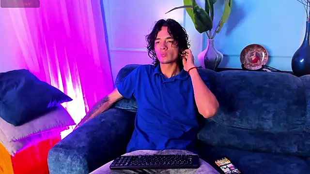 Snapshot of Skinny_Mac chatting on 23, 3, 2026 Skinny Mac online show from 23, 3, 2026