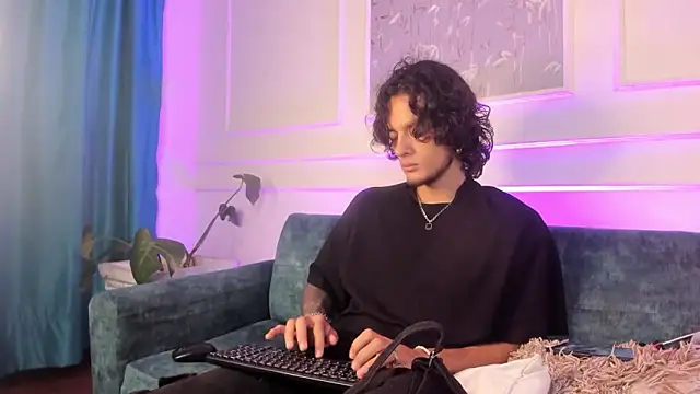 Snapshot of Skinny_Mac chatting on 14, 4, 2026 Skinny Mac online show from 14, 4, 2026