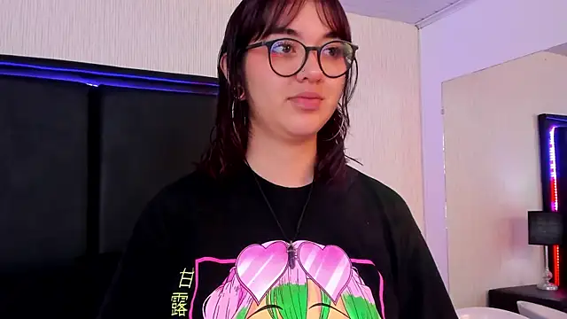 Snapshot of LilithBluum chatting on 28, 3, 2026 LilithBluum online show from 28, 3, 2026