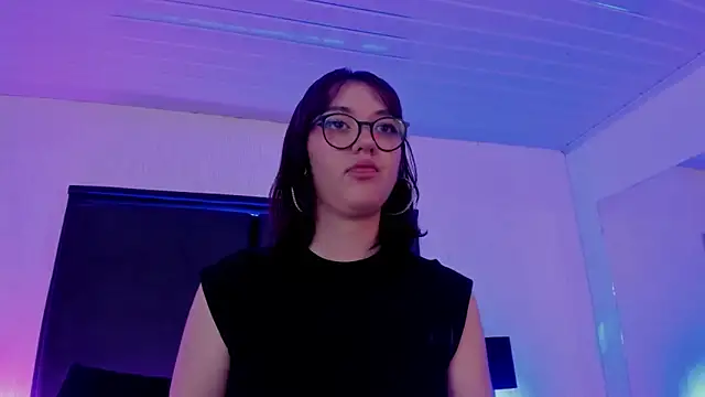 Snapshot of LilithBluum chatting on 9, 4, 2026 LilithBluum online show from 9, 4, 2026