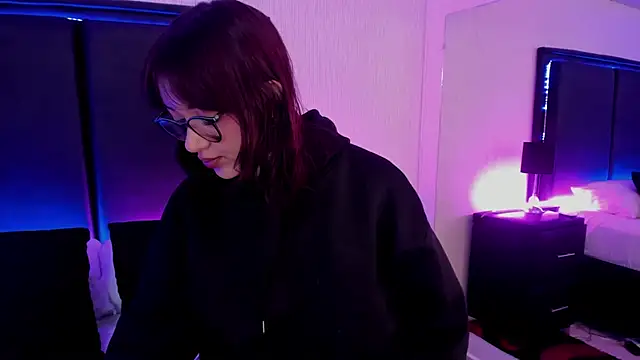 Snapshot of LilithBluum chatting on 10, 4, 2026 LilithBluum online show from 10, 4, 2026