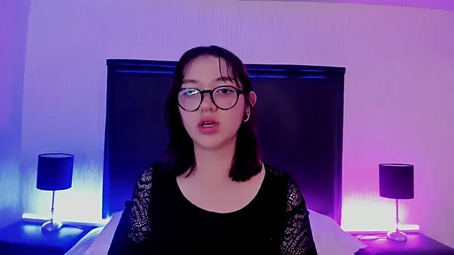 Snapshot of LilithBluum chatting on 16, 4, 2026 LilithBluum online show from 16, 4, 2026