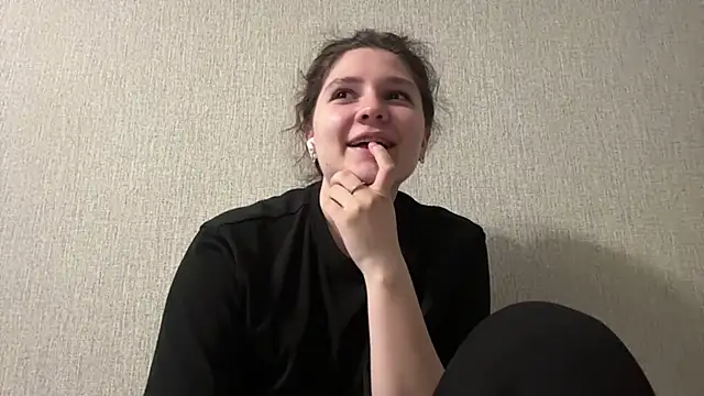 Snapshot of Emmiebutwihu chatting on 27, 3, 2026 Emmiebutwihu online show from 27, 3, 2026