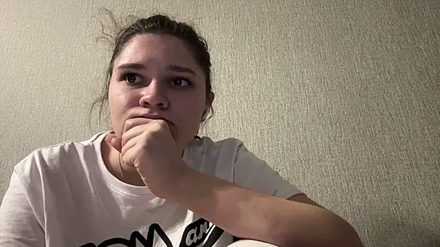 Snapshot of Emmiebutwihu chatting on 12, 4, 2026 Emmiebutwihu online show from 12, 4, 2026