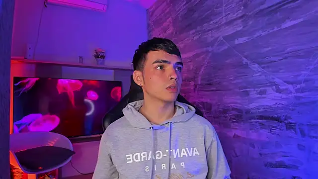 Snapshot of NicoKinggs_ chatting on 9, 4, 2026 NicoKinggs online show from 9, 4, 2026