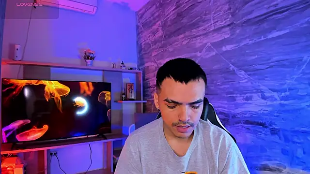 Snapshot of NicoKinggs_ chatting on 15, 4, 2026 NicoKinggs online show from 15, 4, 2026