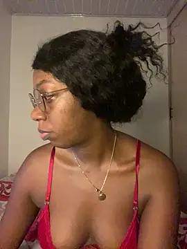 Snapshot of GaiaFiore chatting on 8, 4, 2026 GaiaFiore online show from 8, 4, 2026