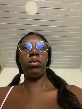 Snapshot of GaiaFiore chatting on 18, 4, 2026 GaiaFiore online show from 18, 4, 2026