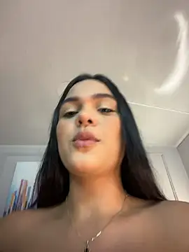 Snapshot of Bella-Ferrer chatting on 18, 4, 2026 Bella-Ferrer online show from 18, 4, 2026