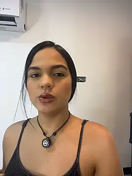 Snapshot of Bella-Ferrer chatting on 30, 7, 2026 Bella-Ferrer online show from 30, 7, 2026