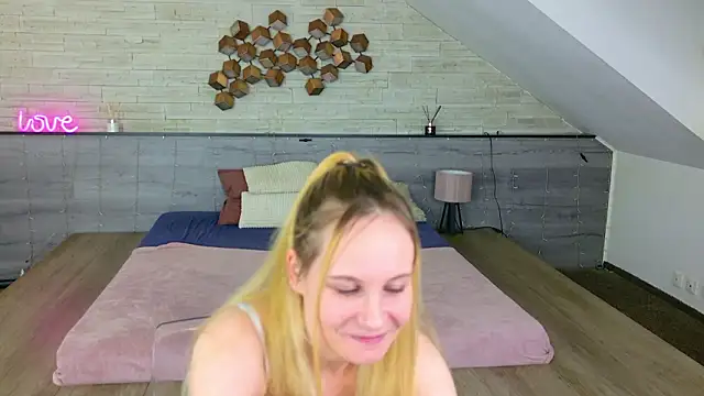 Snapshot of IceBlueBabe chatting on 17, 3, 2026 IceBlueBabe online show from 17, 3, 2026