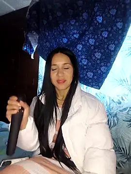 Snapshot of Camillemonroe_ chatting on 17, 3, 2026 Camillemonroe online show from 17, 3, 2026