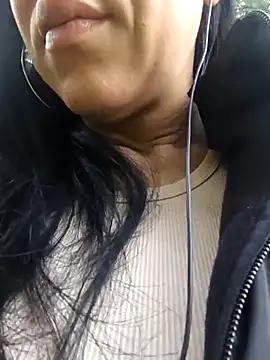 Snapshot of Camillemonroe_ chatting on 21, 4, 2026 Camillemonroe online show from 21, 4, 2026