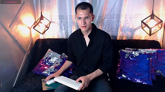 Snapshot of MilanDavid1 chatting on 13, 3, 2026 MilanDavid1 online show from 13, 3, 2026