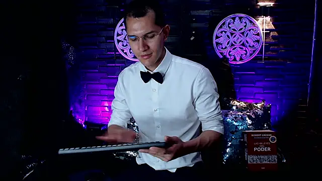 Snapshot of MilanDavid1 chatting on 24, 3, 2026 MilanDavid1 online show from 24, 3, 2026